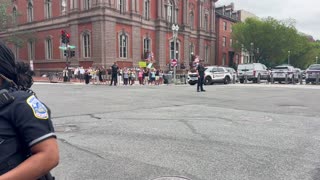 Limo carrying Italian Prime Minister Giorgio Meloni at 12:20pm - 8/18/25
