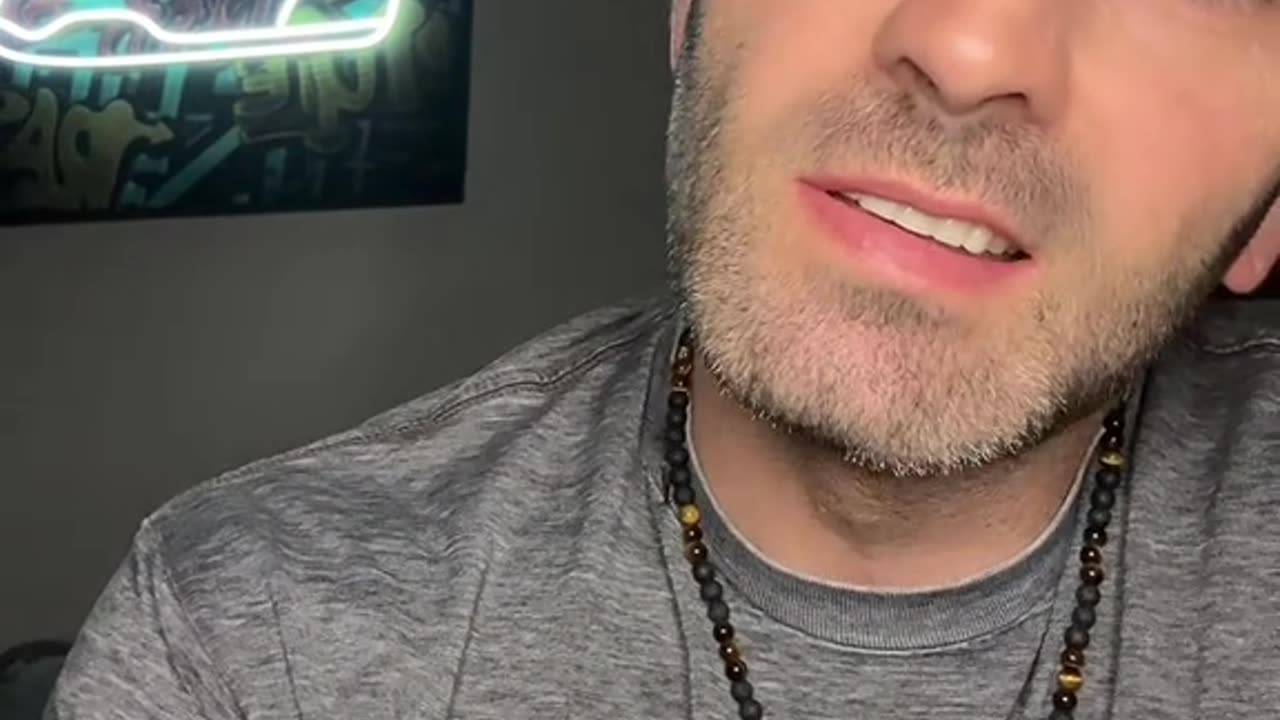 WE LIVE IN A SIMULATION 😳