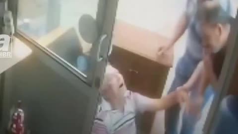 Turkish man suffers heart attack while trying to save his buddy from one
