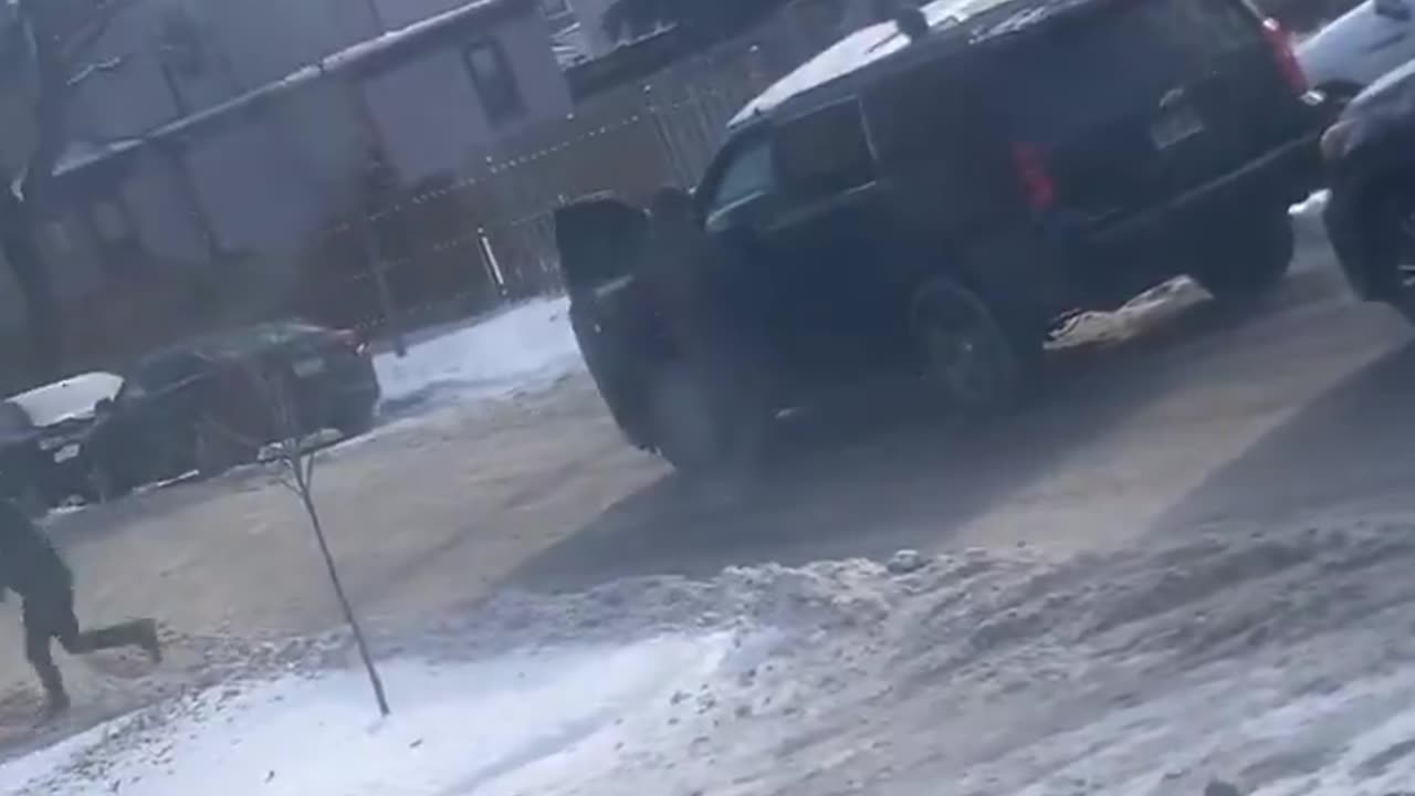 Gunther Eagleman™ - BREAKING： THE SOMALIS ARE BEING DEPORTED NOW. I voted for this.