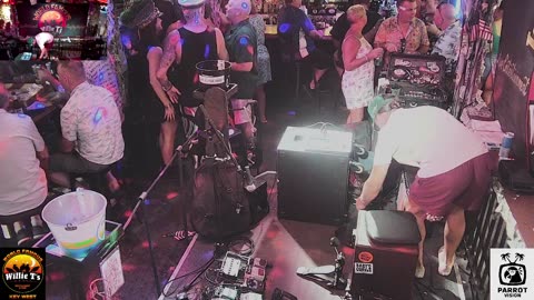 LIVE Music Everyday!