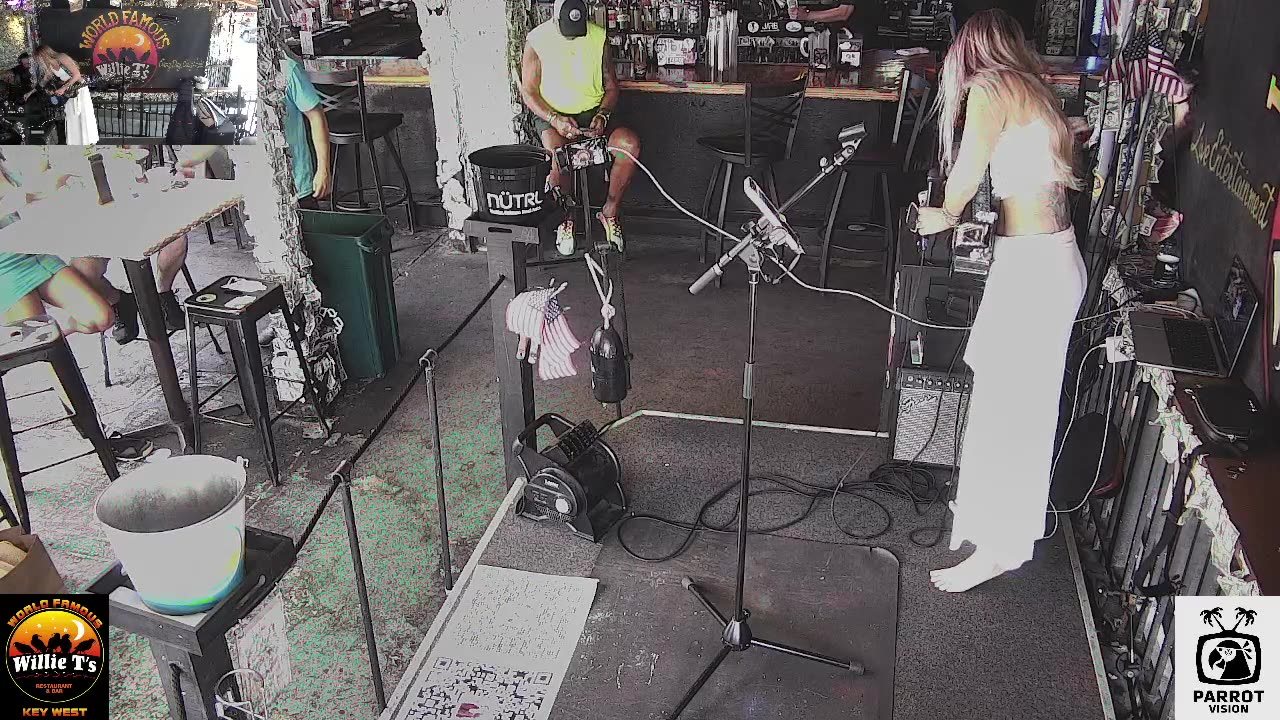 LIVE Music Everyday!