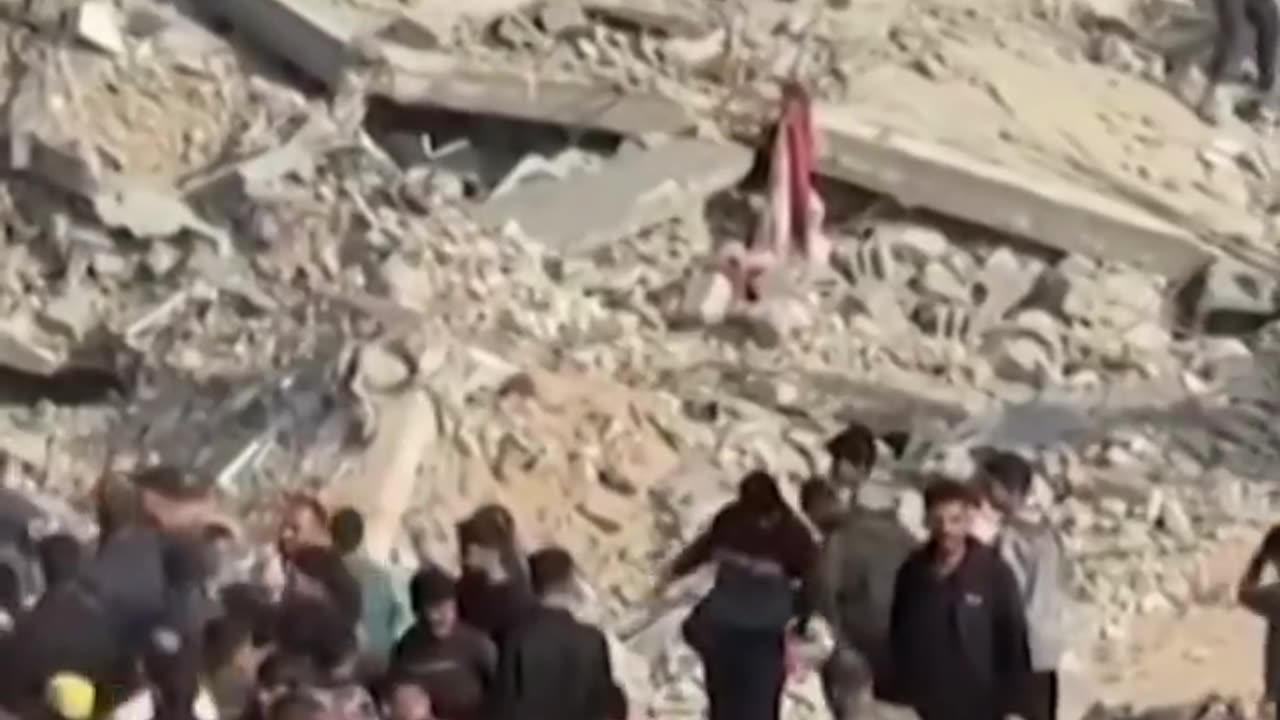 🔶 Histórica protesta en el norte de Gaza contra Hamás.