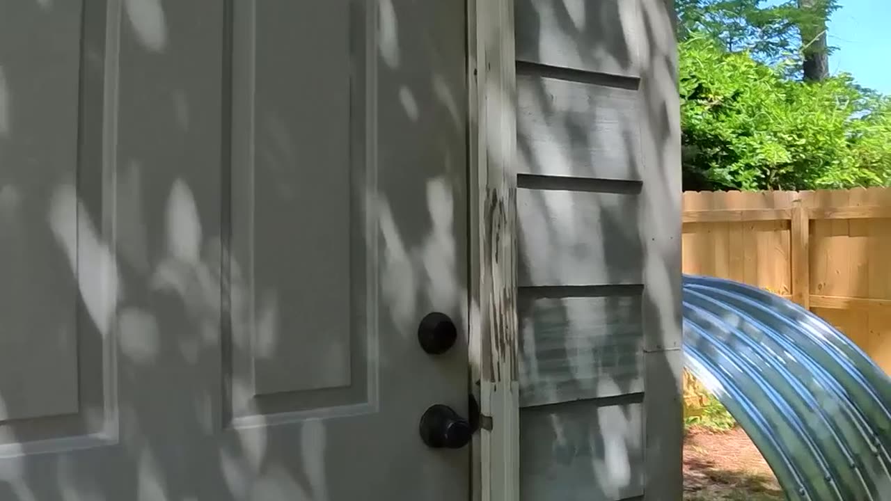 This downstairs 🏡⬇️ area is not your typical rental… come take a look with me 👀