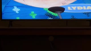 😂💡 Dad's TV Randomly Stuck in Odd Ratio! | FunFM