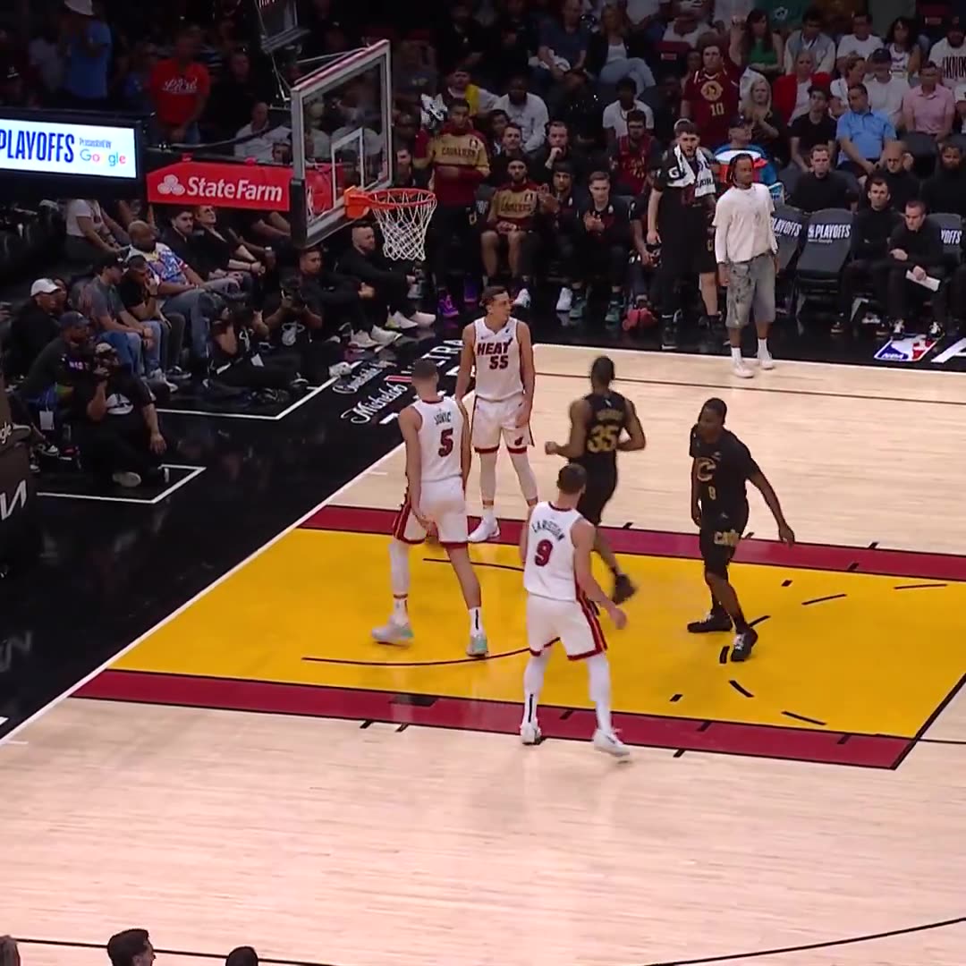 NBA - Cavs kept their foot on the gas and powered their way to a 3-0 lead!