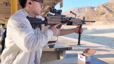 M249 machine gun