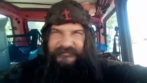 ΤΙ ΚΑΝΕΙ Ο ΣΚΛΑΒΟΣ ΕΚΕΙ;