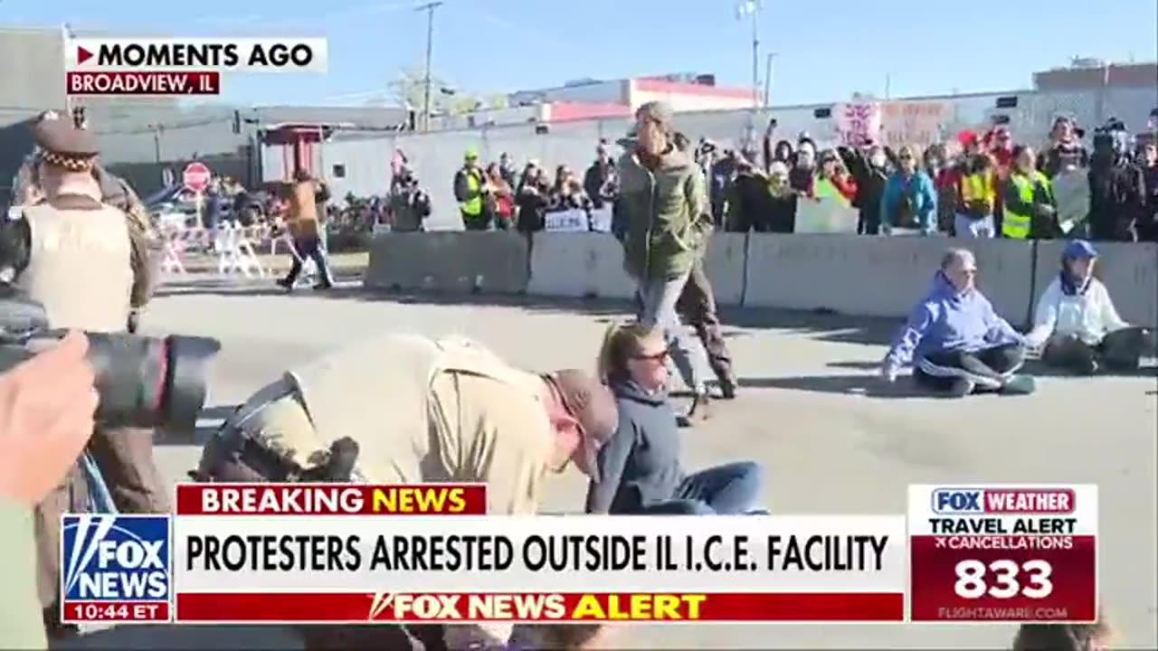Officers make multiple arrests outside an ICE detention center in Broadview, Illinois