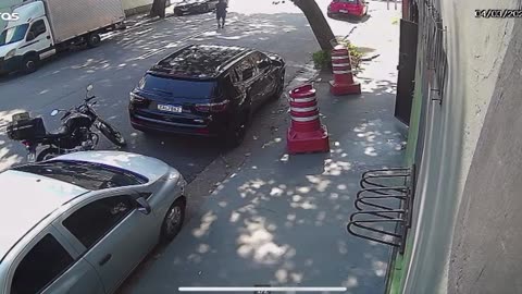 A Robber Was Shot By An Off-Duty Military Police Officer