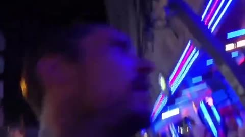 Streamer gets harassed on the streets