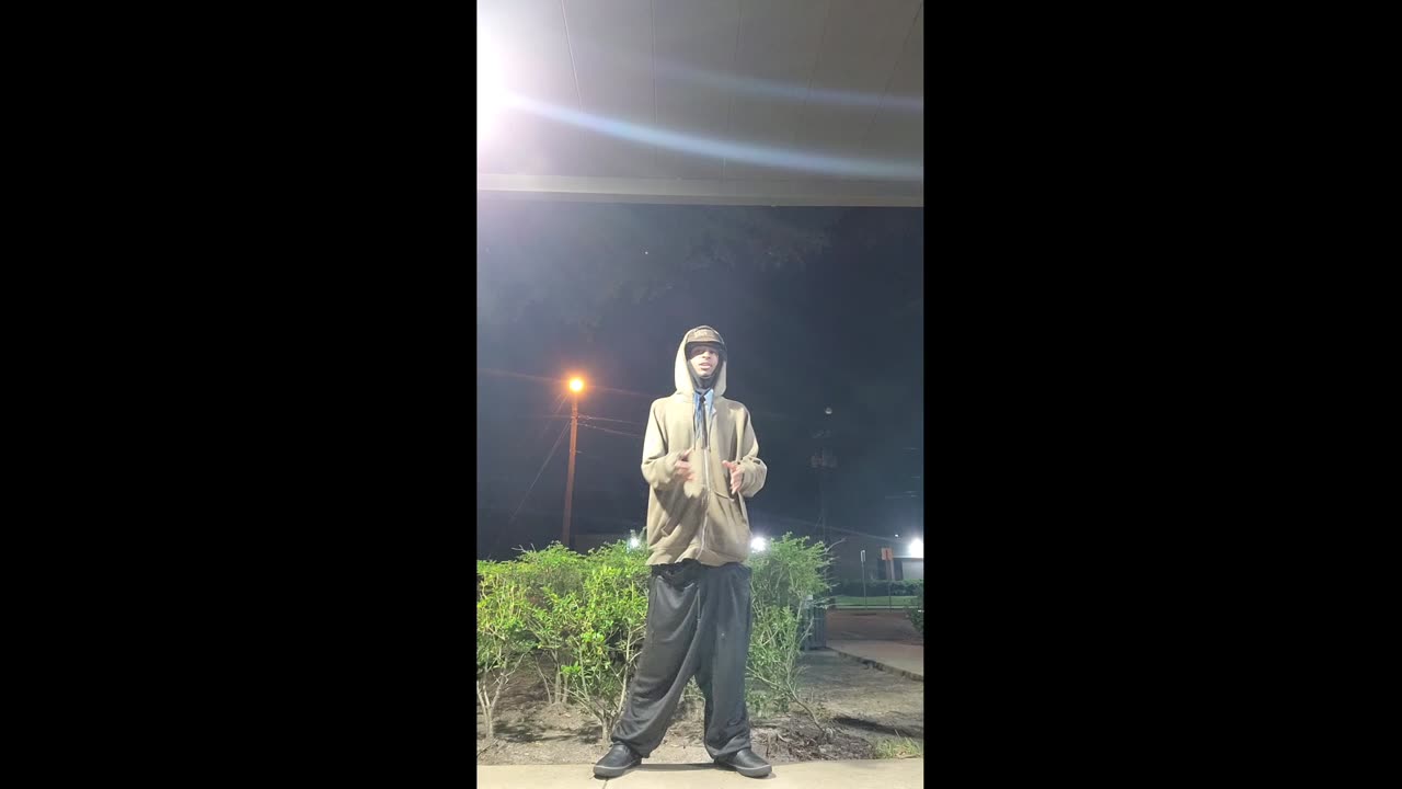 IN WAR YELLOWSTONE SUPPA VOLCANO ANIMALS LEAVIN AREA51 WILD FIRE EATIN PEOPLE FLOODS EVERYWHERE💪🏾🔵