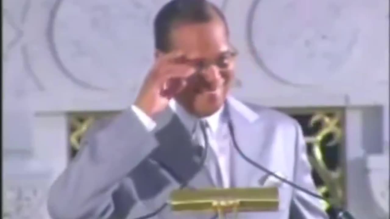 Louis Farrakhan Jews Behind Them