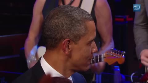 President Obama Sings Sweet Home Chicago