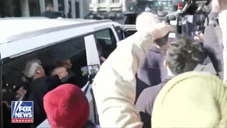 Don Lemon storms out of the courthouse after pleading NOT GUILTY