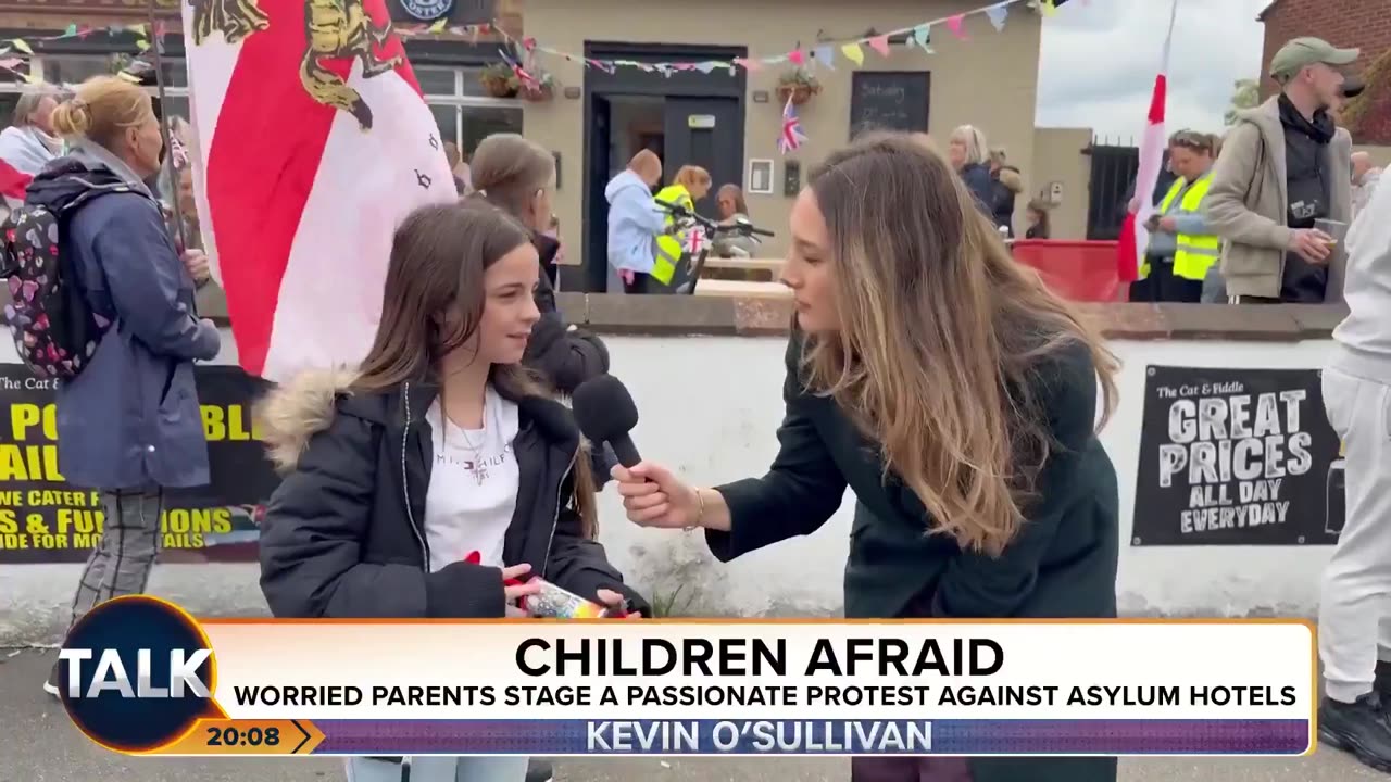 🚨"Being a white girl is really scary at this time"