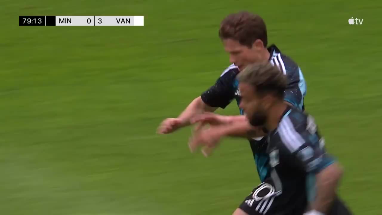 Major League Soccer - Not done just yet in Minnesota... 👀 Wil Trapp gets one back for the Loons!