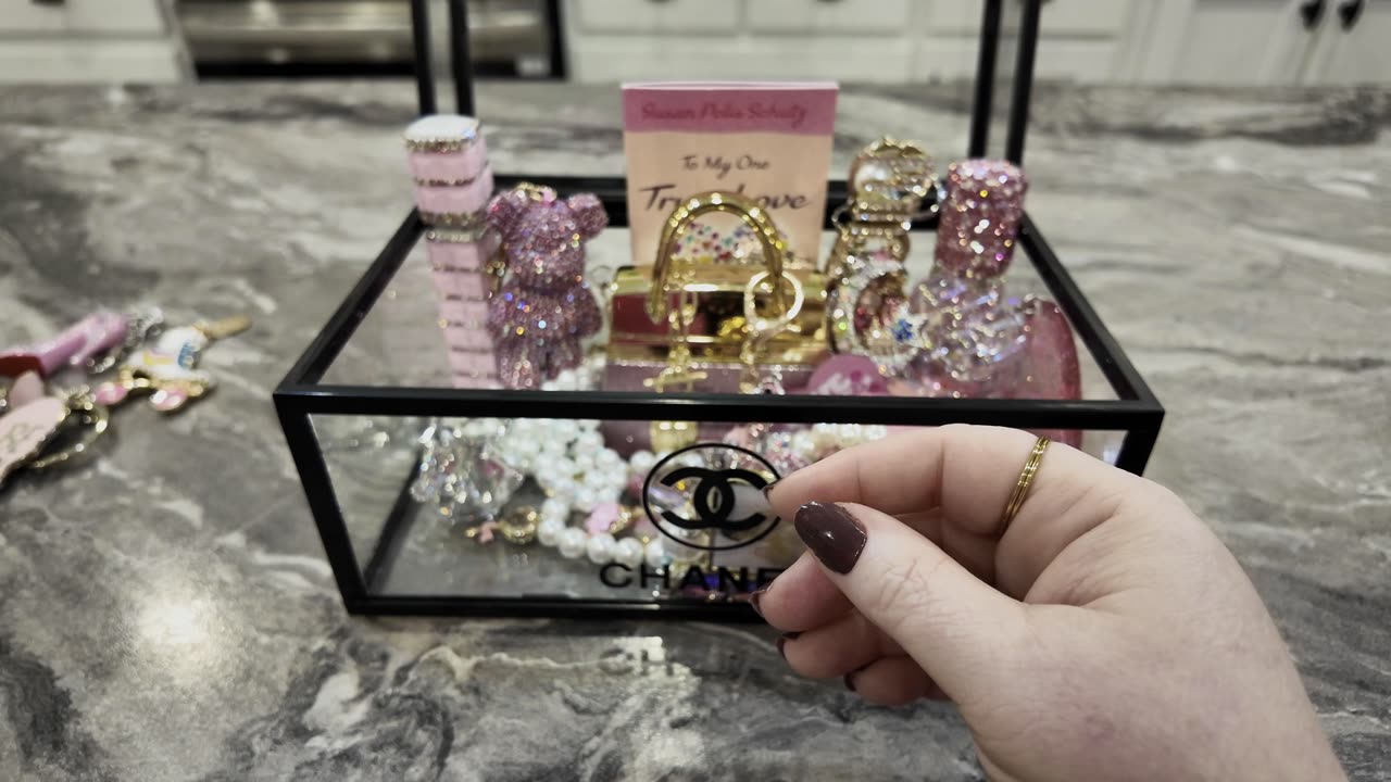 What's in my "Get to Know me Better" Glass Case Box.