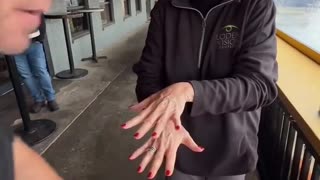 You’d be amazed what I can do with my hands😏🤣 #magic #pickupline #stranger #fyp #funny