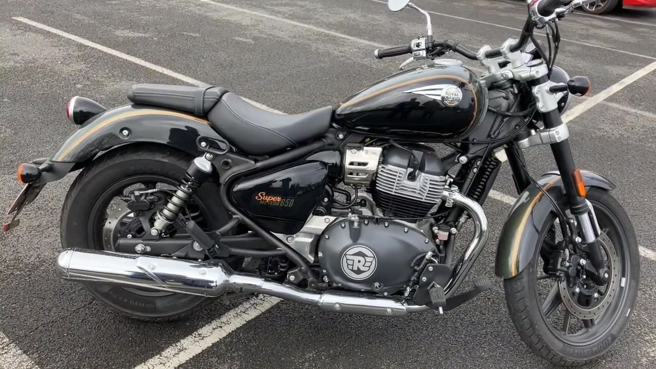 Royal Enfield Super Meteor 650 Review | Cruiser Walkaround & Short Ride Part 2