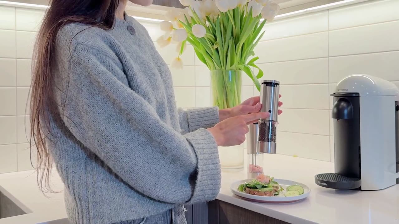 2-Speed Rechargeable Electric Salt and Pepper Grinder Set,6 External Adjustable Coarseness Levels