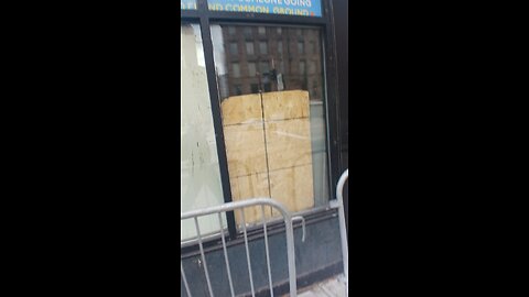 Brass Rail contain brass?