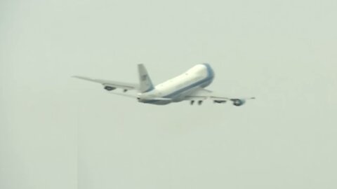 TRUMP ON AIR FORCE ONE - HEADING HOME