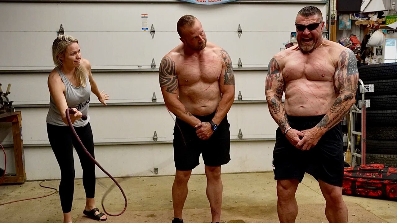 Kangaroo Whip VS TheBellLife Nipples!!!
