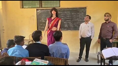 🇮🇩In India, an inventor placed ChatGPT in a mannequin and called it