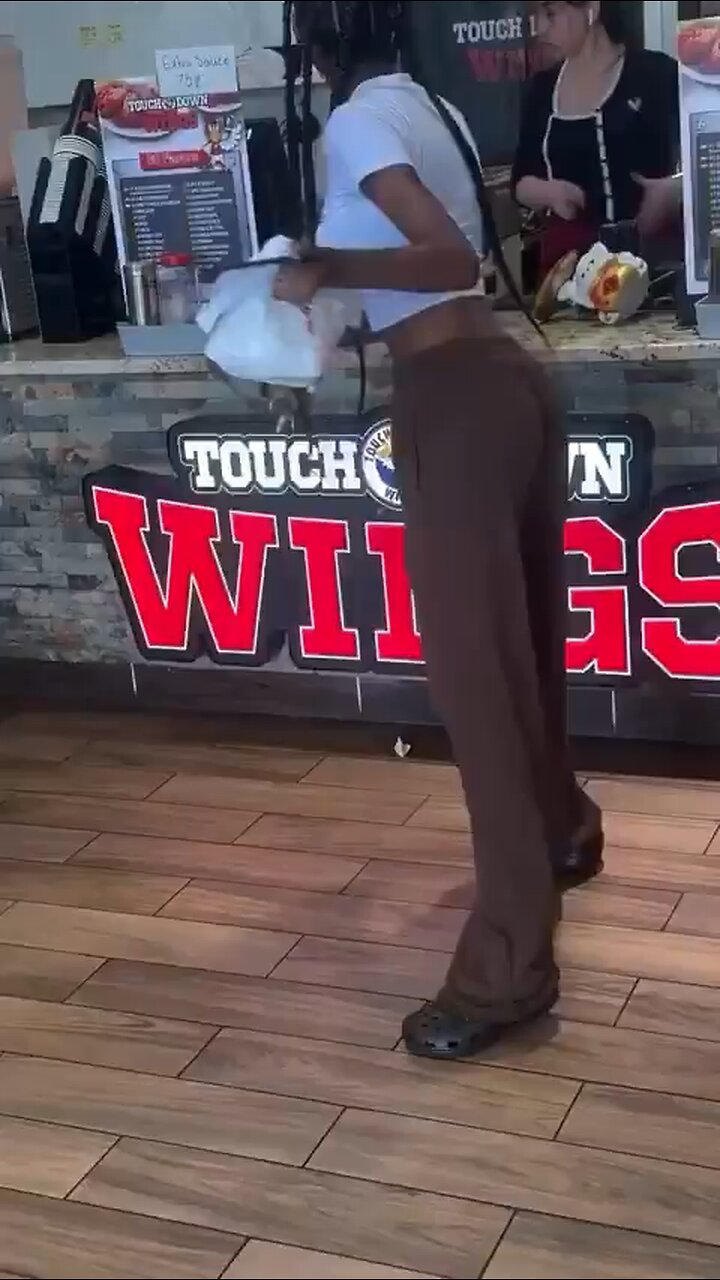 Employees throwing hands with a DoorDash driver, thinking she stole from them