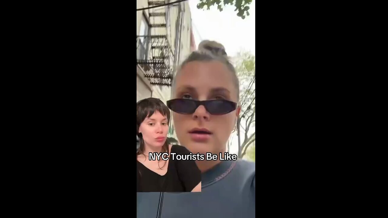 NYC Tourist-Influencers Be Like