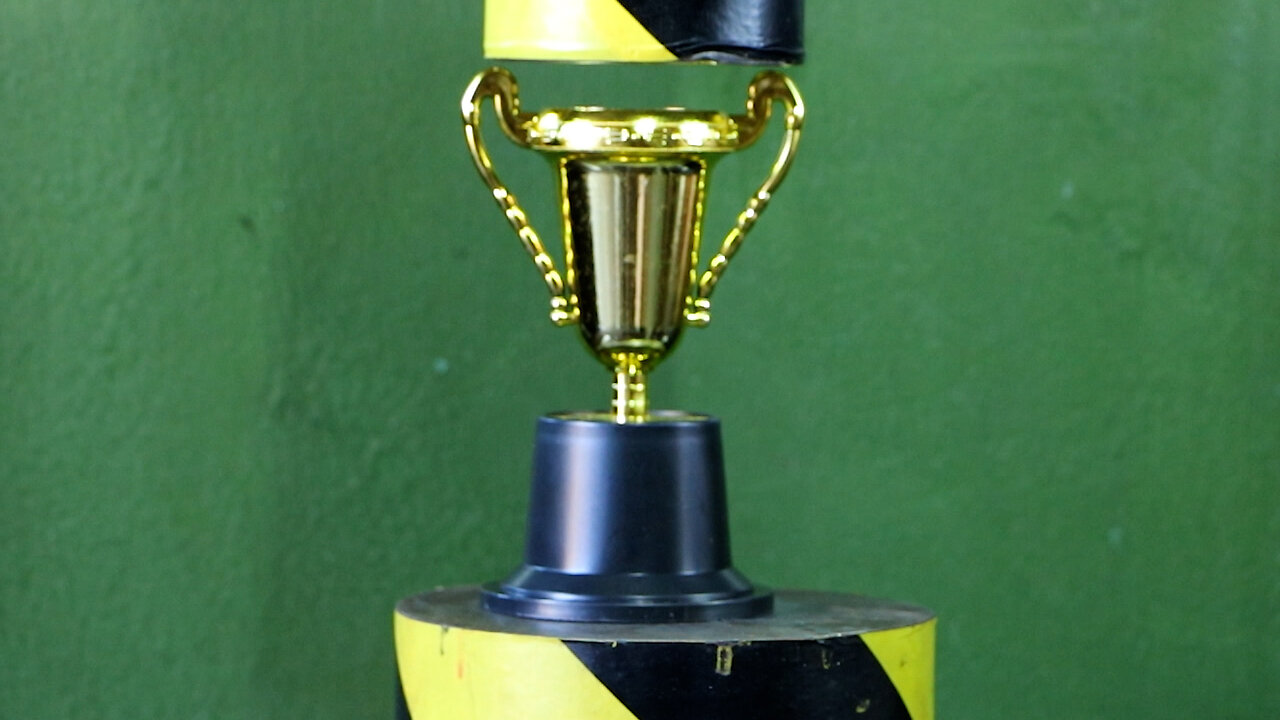 Hydraulic Press Crushing
