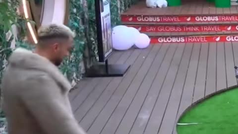 Gjesti shpërthen në lot pas debatit të ashpër me Eglin: “Po e bëj për ju…” (VIDEO)