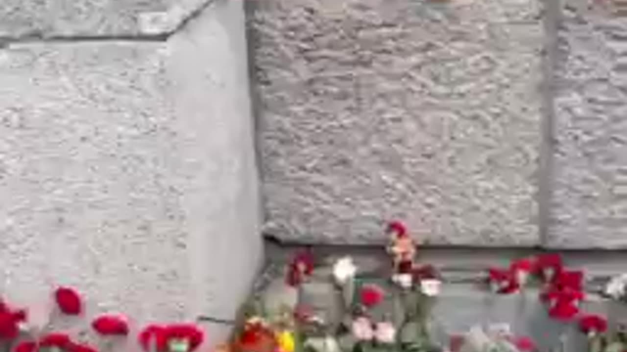 “ Comrades, forgive me for my traitor grandson .”