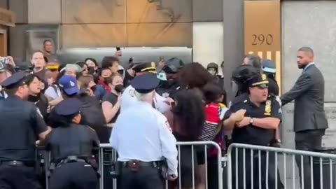 Arrests Have Started at NYC Anti-ICE Protest