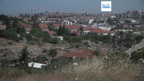 NOTIZIE DAL MONDO lo stato sionista d'Israele approva la costruzione di 22 nuovi insediamenti negli avamposti già fondati dai coloni israeliani senza l'approvazione ufficiale del governo israeliano nella Cisgiordania occupata.