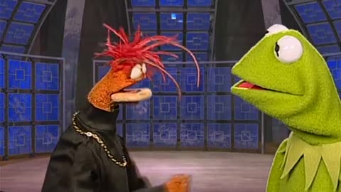 Muppets - Pepe's Profiles with Kermit the Frog