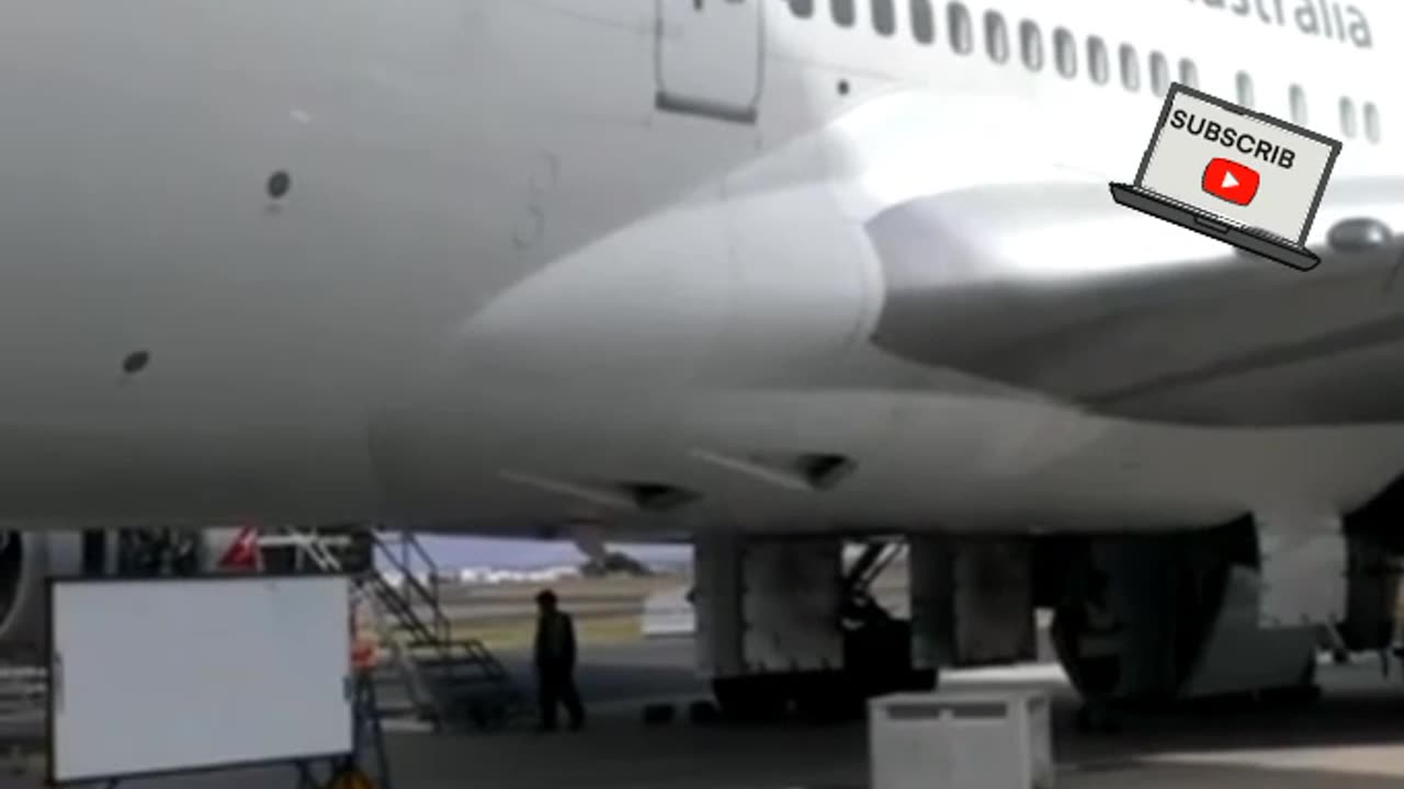 Super Jumbo #Jet #B747 Escape Slide Shooting #AeroArduino