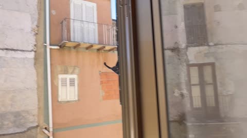 Imóvel de 22 mil euros na Itália, a 30 minutos da Praia.