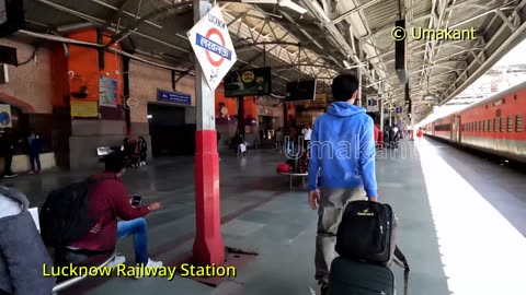 Ayodhya Trip- Getting into Vande Bharat Express in Lucknow Station