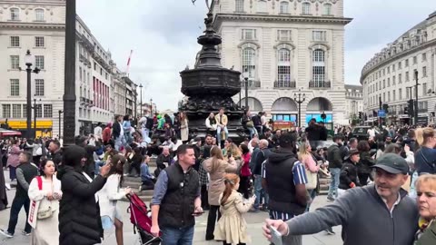 London Walking Tour 2025 | City Walk in Stunning 4K HDR