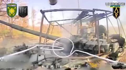 New footage shows moment Ukrainian drone DESTROYS Russian column injuring Putin general