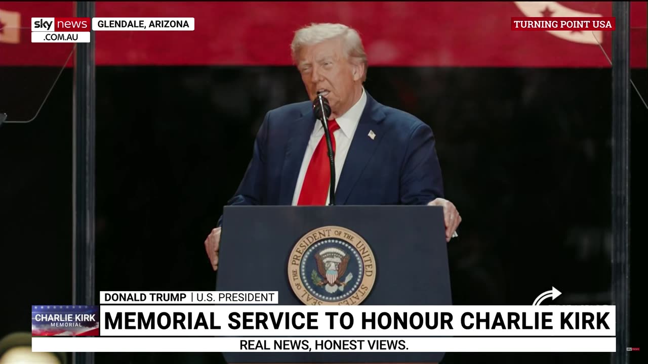 Дональд Трамп отдает дань уважения памяти Чарли Кирка