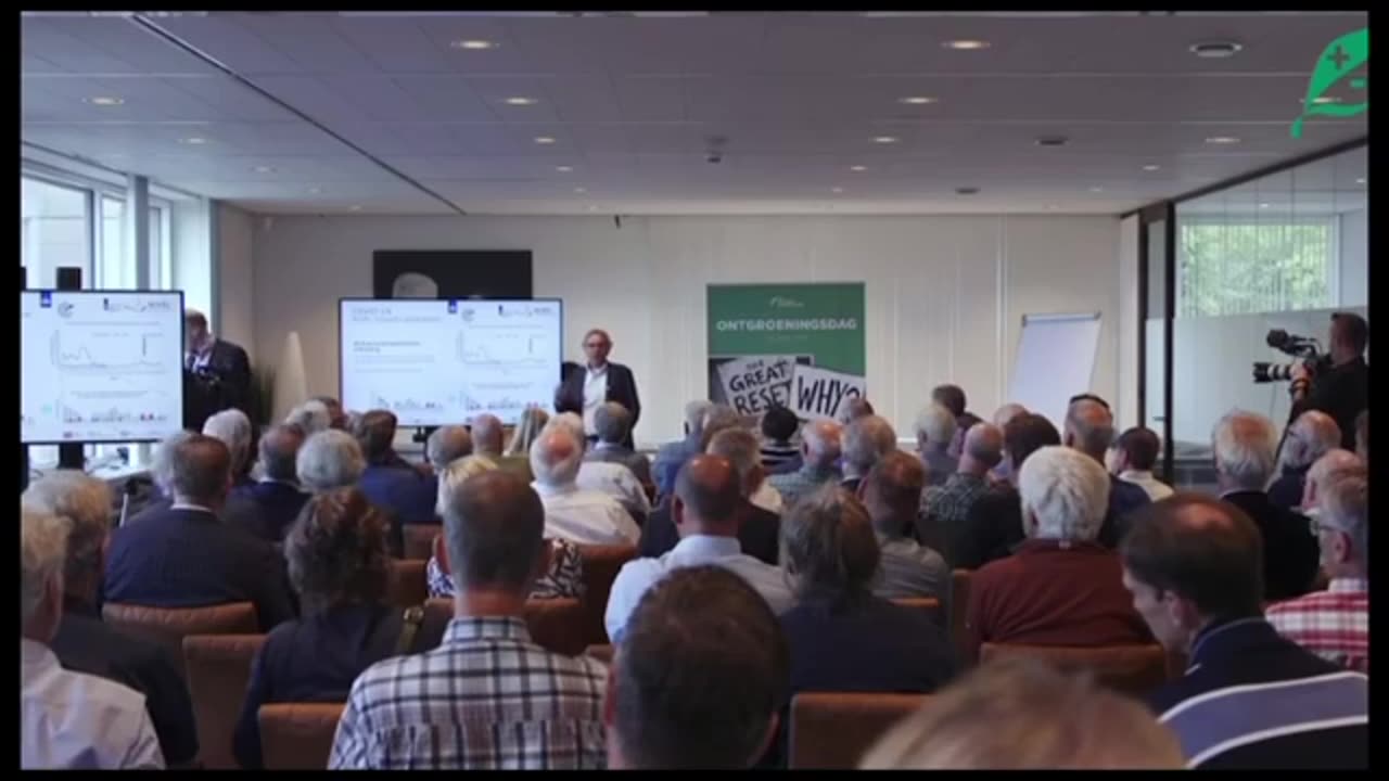 Professor Theo Schetters analyseert grafiek Jaap van Dissel