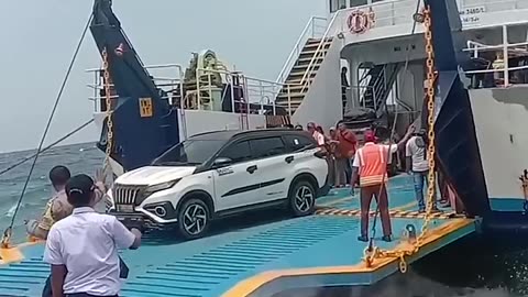 The Driver Only Had A Few Seconds To Act 😲