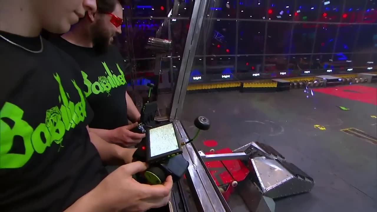 SMASHING_the_competition___BattleBots