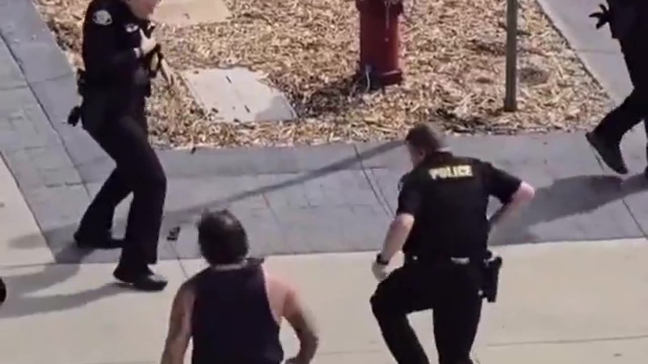 👮👮 Funny Attempt to Arrest a Guy | FunFM