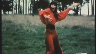 Kate Bush - Wuthering Heights = Red Dress Version