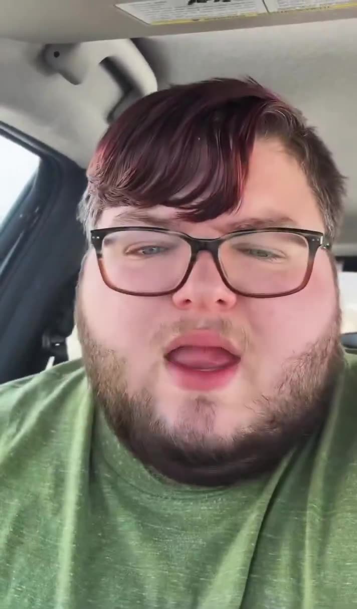 Obese man who supports illegal aliens INVADING America says that YOU are EVIL for calling ICE 🚨