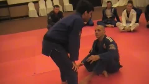De La Riva Helped Me Teach This Guard Pass Trick—It Works Like Magic